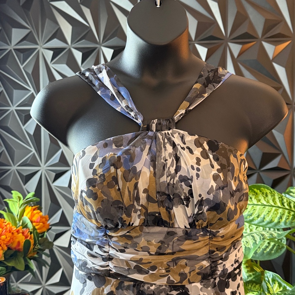Elegant Strapless Halter Dress with Abstract Print